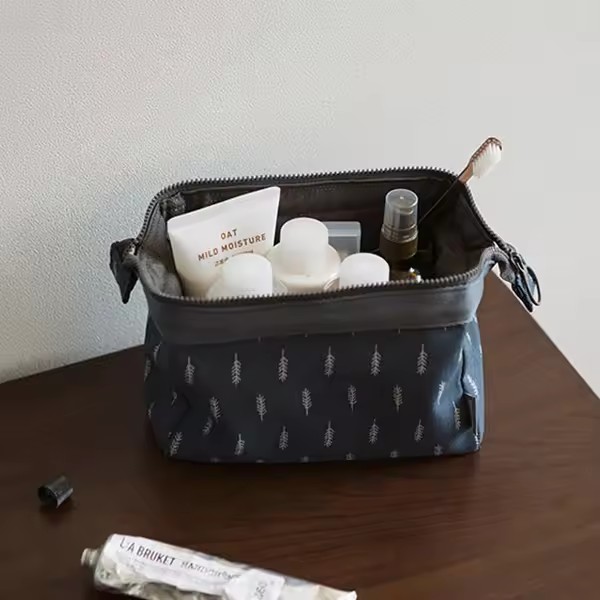 Beauty Makeup Women - 新しいファッション化粧品バッグ女性防水フラミンゴ化粧バッグトラベルオーガナイザートイレタリーキットポータブル化粧バッグ美容師