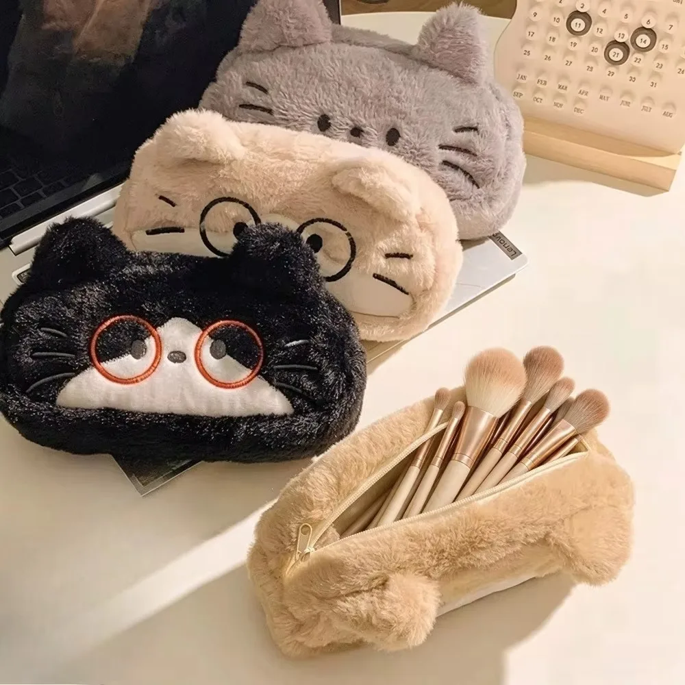 猫の形をした、ふわふわの素材で作られたメイクブラシバッグ。か - Beauty Makeup Women のレビューと価格